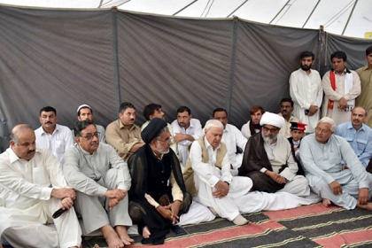 اسلام آباد،سربراہ قومی وطن پارٹی آفتاب احمد خان شیرپاوکی بھوک ہڑتاک کیمپ میں علامہ راجہ ناصرعباس جعفری سے ملاقات، مطالبات کی حمایت