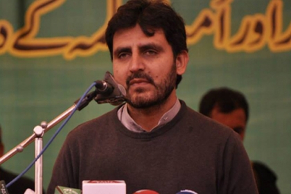 قومی ایئر لائن کا تنازعہ حکومتی بد انتظامی اور بے ہٹ دھرمی کے باعث سنگین صورتحال اختیار کرتا جا رہا ہے،ناصرشیرازی